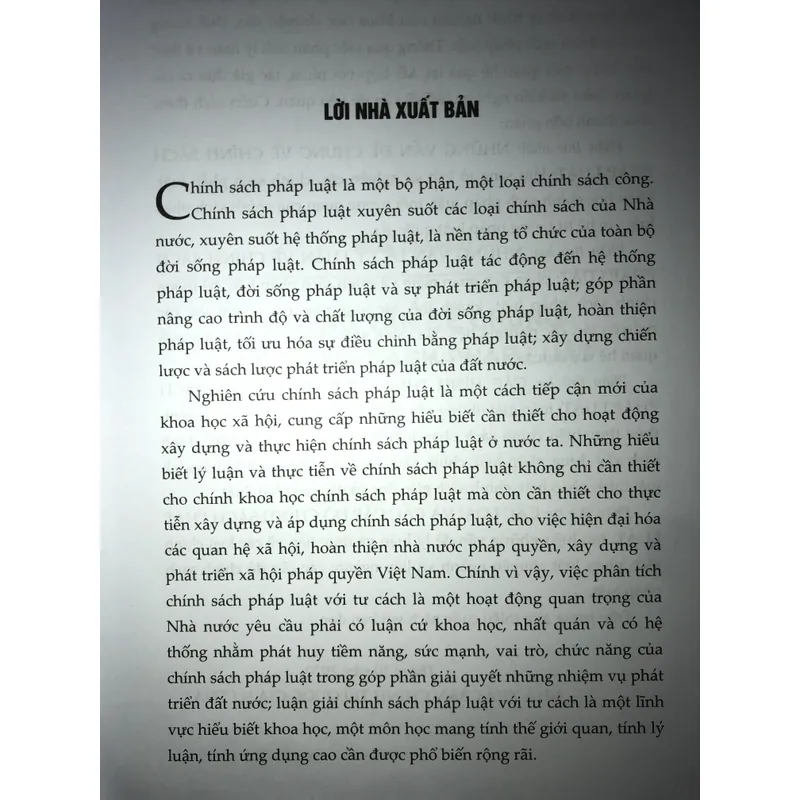 Chính sách pháp luật những vấn đề lý luận và thực tiễn  740458