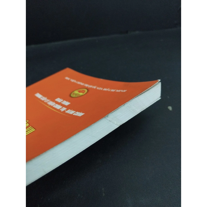 Nghiệp vụ công tác Đảng ở cơ sở mới 80% bẩn nhẹ rách trang 2017 HCM2811 GIÁO TRÌNH, CHUYÊN MÔN 918167