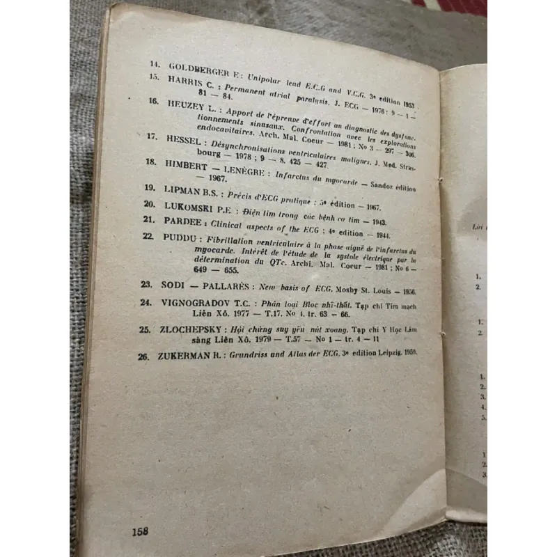 ĐỌC ĐIỆN TIM - SÁCH Y HỌC 572877