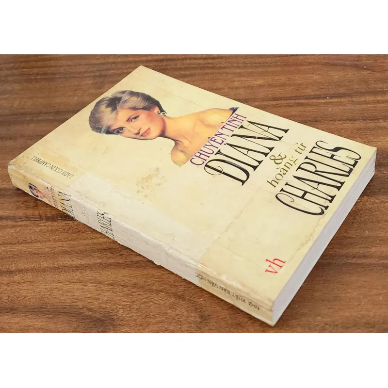 CHUYỆN TÌNH DIANA & HOÀNG TỬ CHARLES - Lady Colin Campbell 719953