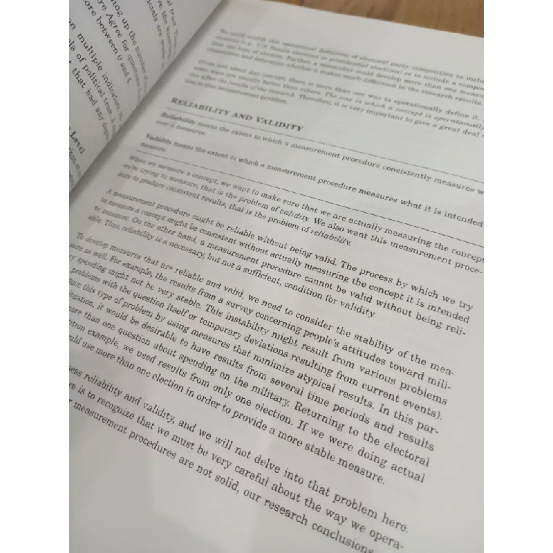 Research methods in political science - Michael Corbett, Michael K. Le Roy 568361