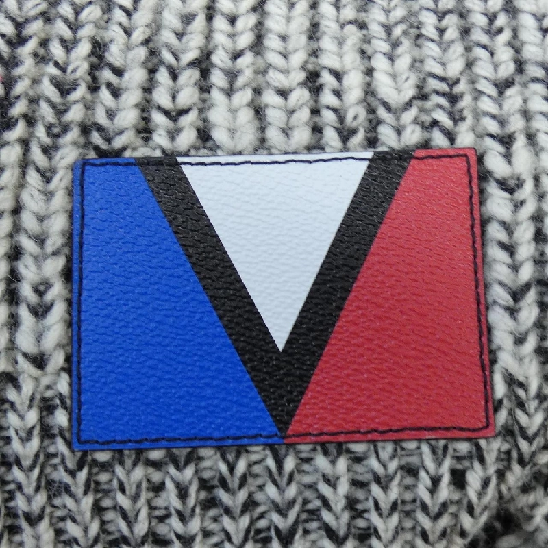 【Đối tượng phiếu giảm giá】Áo len LOUIS VUITTON 643889