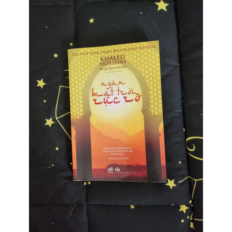 NGÀN MẶT TRỜI RỰC RỠ - Khaled Hosseini 961358