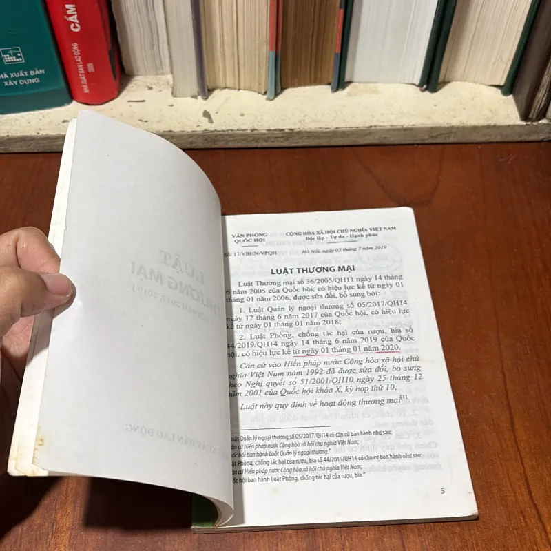 [Sách 20K Hoặc Tặng Kèm Khi Phát Sinh Đơn Hàng] - II Sách Luật: Luật Thương Mại - 2020 748247