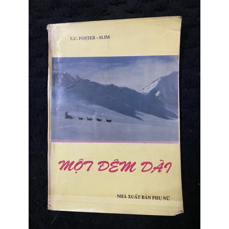Một đêm dài- sách có chữ ký của dịch giả  1002874
