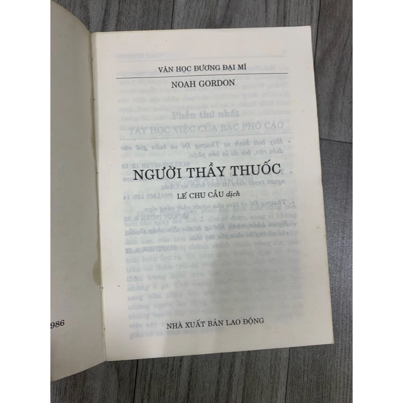 Người thầy thuốc - Noah Gordon. 1b3 518974