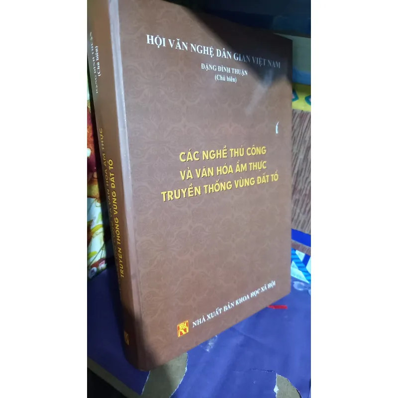 Các nghề thủ công và văn hóa ẩm thực vùng đất tổ 1002047