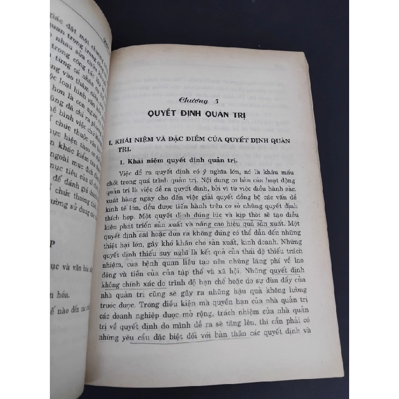 Quản trị học Management mới 80% bẩn bìa, ố vàng, tróc gáy, note với gạch chân bút chì nhiều 2003 HCM2811 Nguyễn Thị Liên Hiệp QUẢN TRỊ 339203