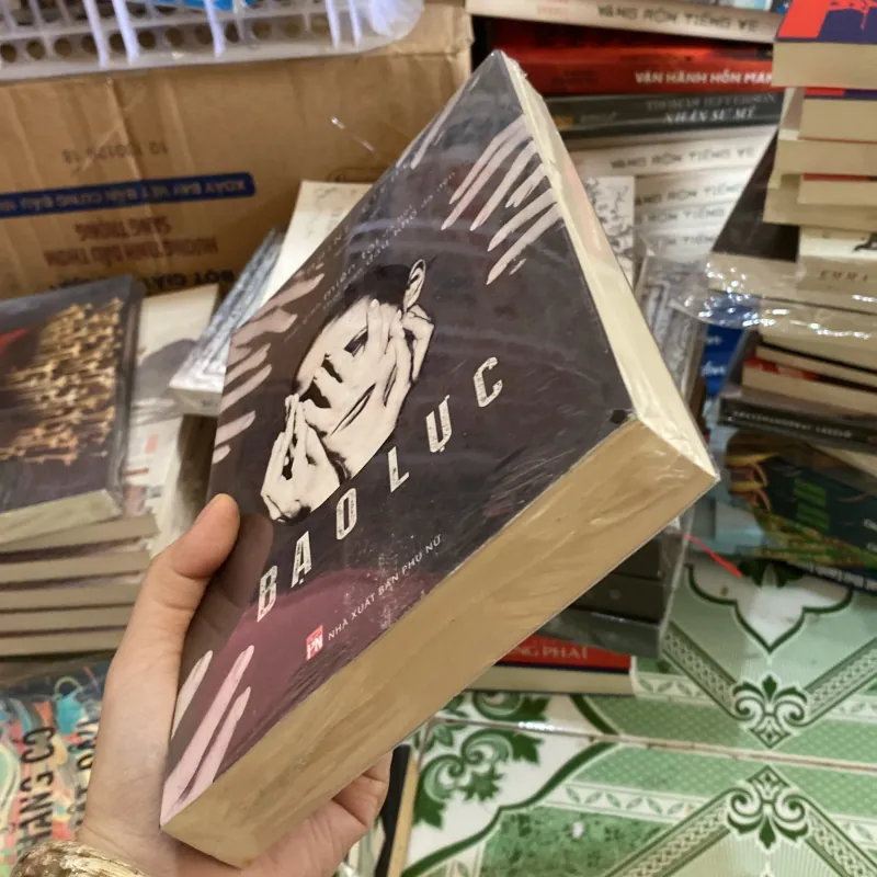 Bạo lực của tác giả Karine Giébel 1001105