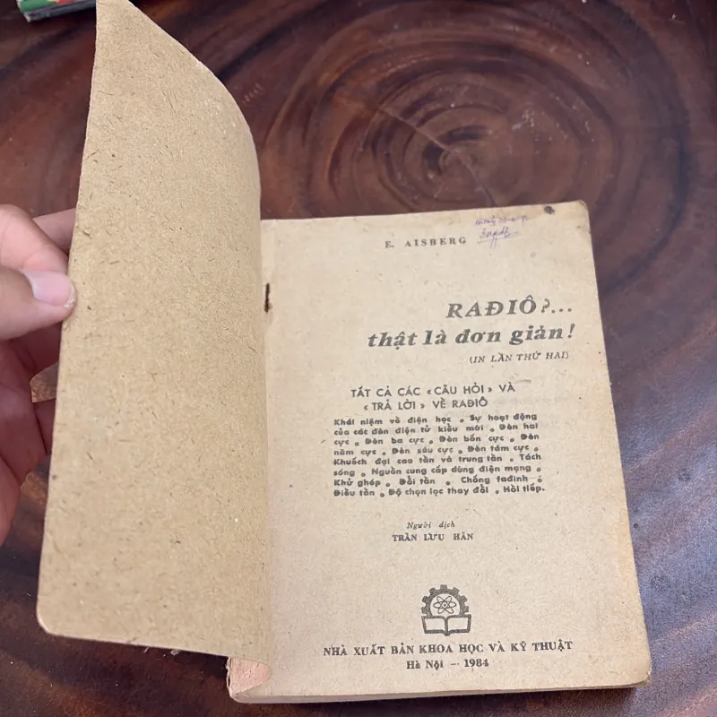 II Sách Kỹ Thuật: RAĐIÔ?.. Thật Là Đơn Giản (Radio) - E. AISBERG - 1984 996934