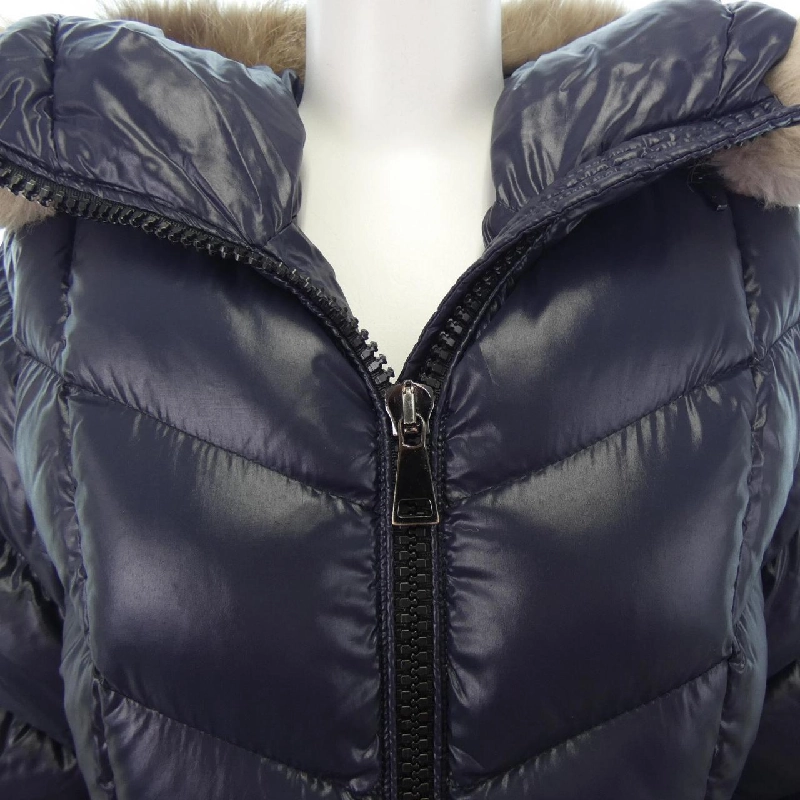 Áo khoác lông vũ MONCLER 639968