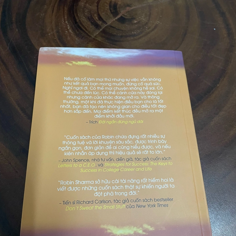 II Tựa sách: Đời Ngắn Đừng Ngủ Dài - Robin Sharma - 2018 442962