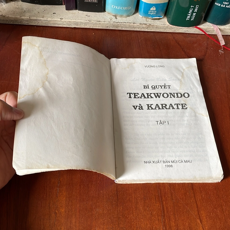 II Sách Võ Thuật: Bí Quyết Taekwondo & Karate (Tập 1) - Vương Long - 1998 533775