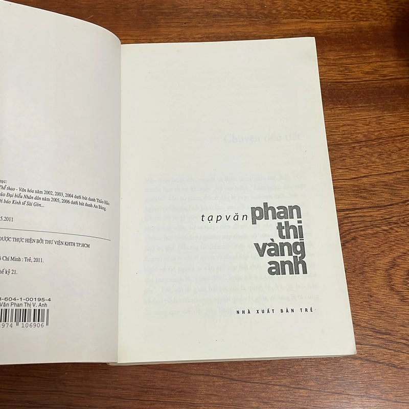 II Tạp Văn - Phan Thị Vàng Anh - 2011 501384