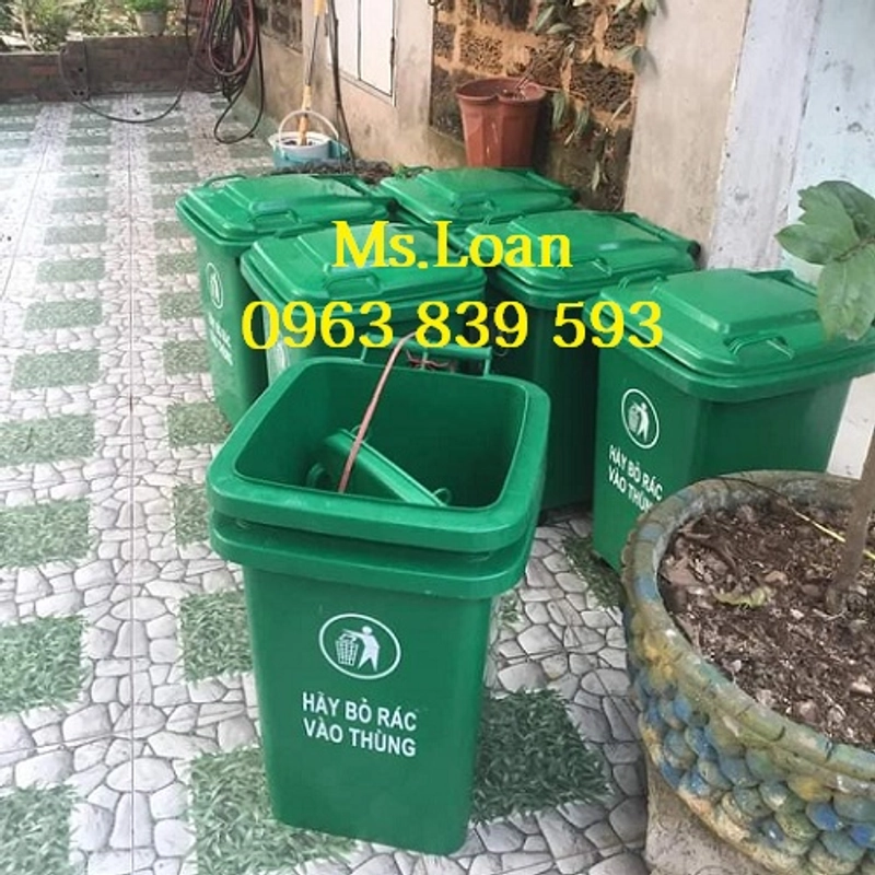 Thùng rác nhựa 60L nắp kín có bánh xe mới 100% 545154