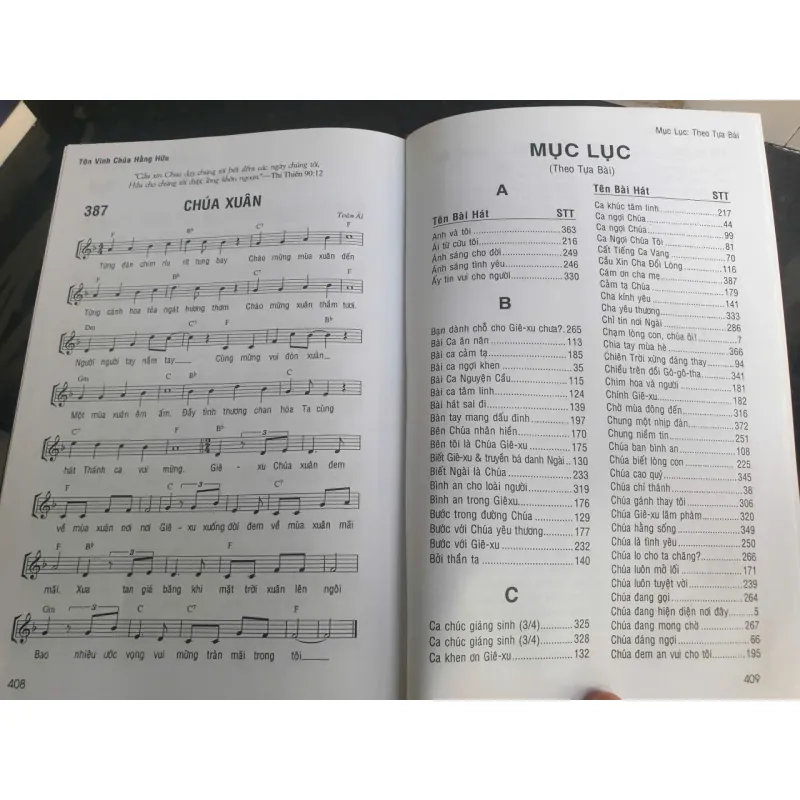 Tôn Vinh Chúa Hằng Hữu - Tuyển Tập Các Bài Thánh Ca 692678