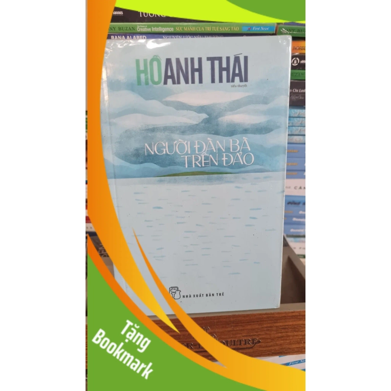 (TẶNG BOOKMARK) Người đàn bà trên đảo - Hồ Anh Thái Sách văn học RBK0302 948955