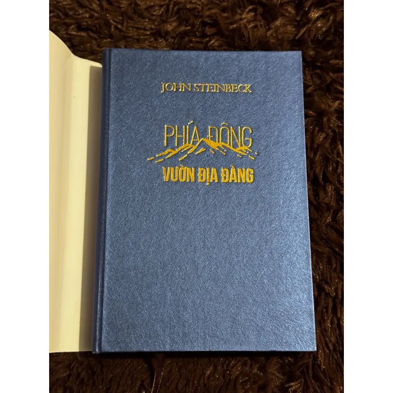 Phía đông vườn địa đàng (bìa cứng) 708168