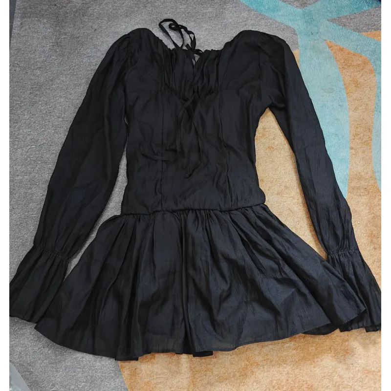 Váy đen mặc được trễ vai 995337