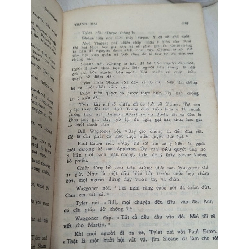 Người bạn quyền thế - Carlos Baker 703870