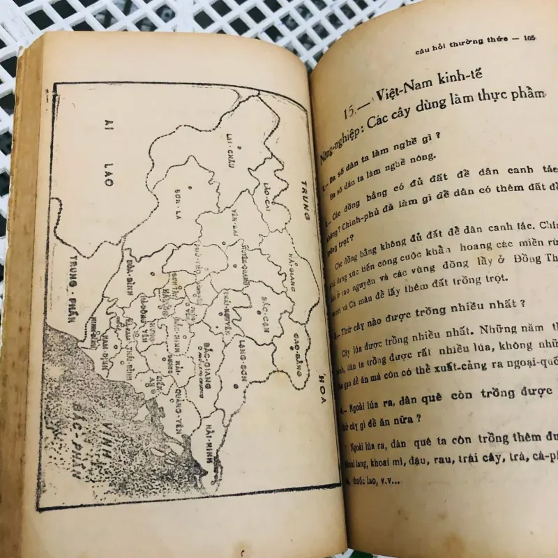 QUỐC – SỬ/ CÔNG DÂN / ĐỊA LÝ - sách xưa 799095