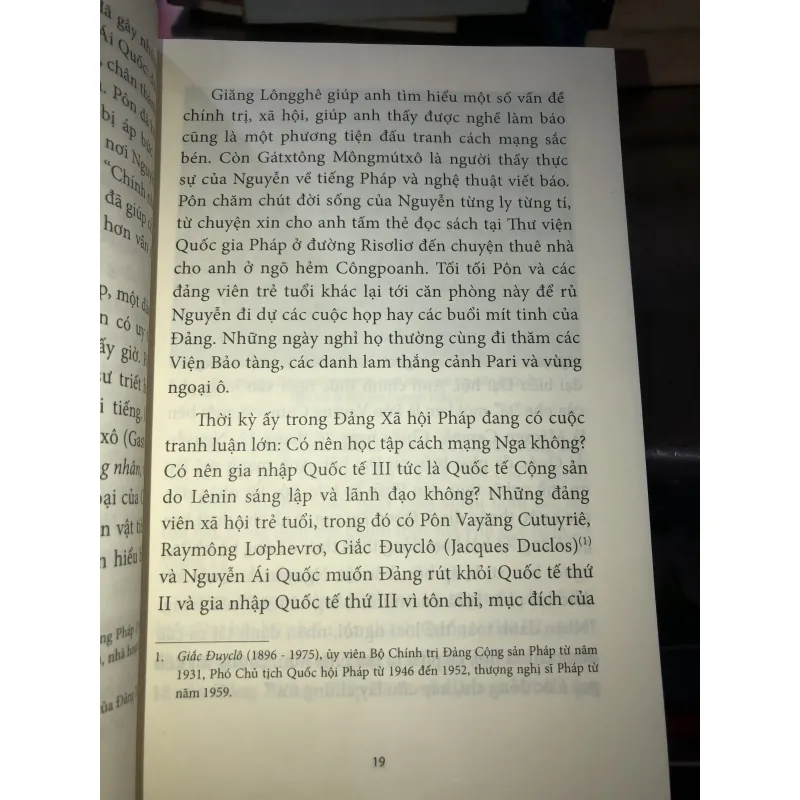 Kế tiếp chuyện Bác Hồ - Trần Quân Ngọc 1031148