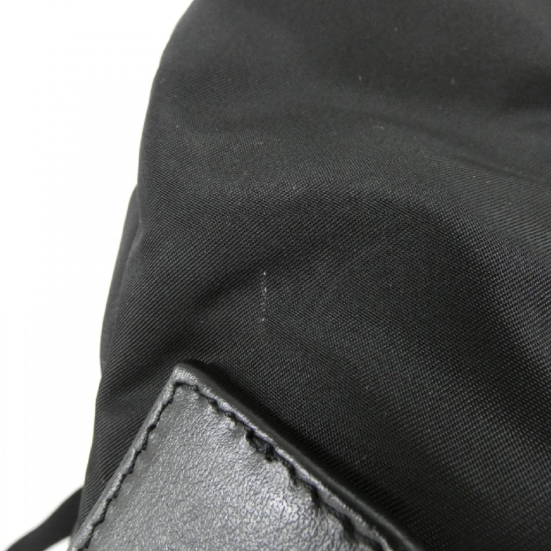 Túi xách hình tam giác lớn Givenchy BK50B3K1JE 609213