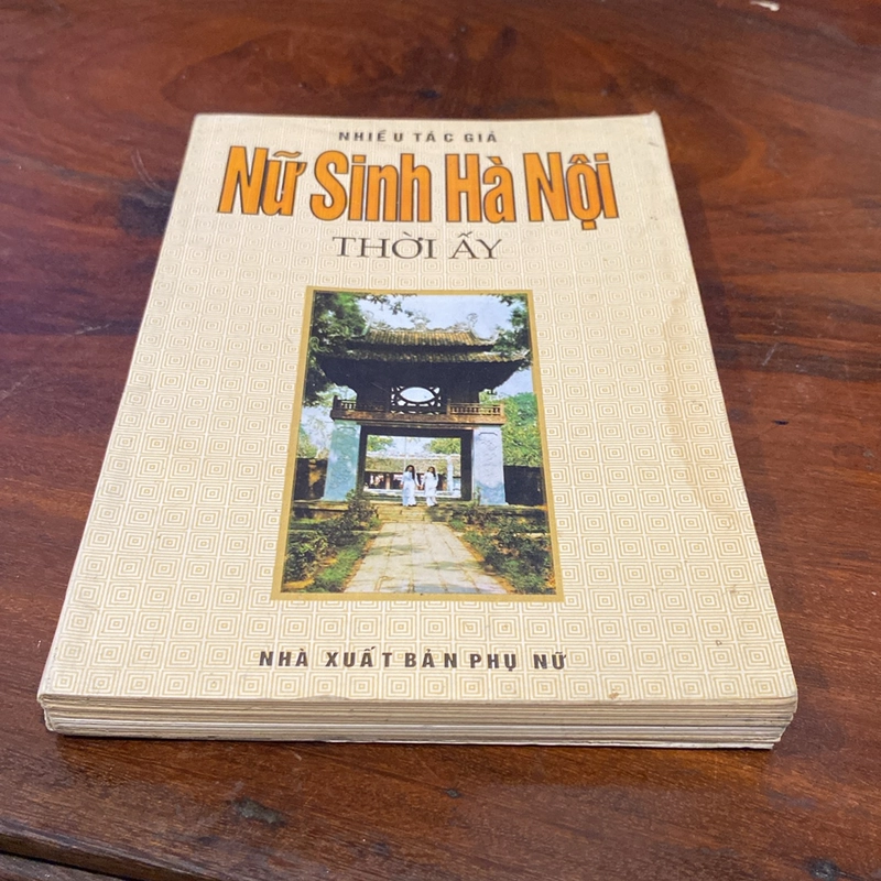 Nữ sinh Hà Nội thời ấy - Hồi ký của nữ sinh Trưng Vương (xb 1997) 477942