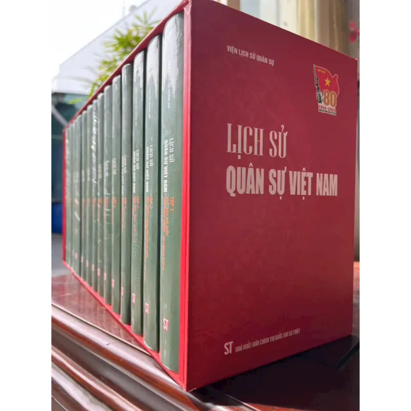 Lịch Sử Quân Sự Việt Nam bìa cứng 996556