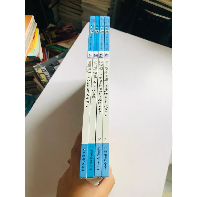 4. 📚 4 CUỐN SÁCH TRUYỆN TRANH TIẾNG HÀN QUỐC CHO TRẺ EM 557085