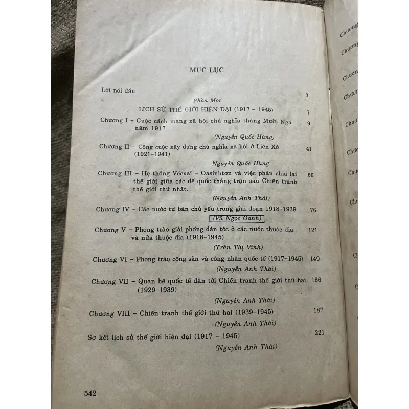 Lịch sử thế giới hiện đại - mấy trang đầu bị mất góc  1000054