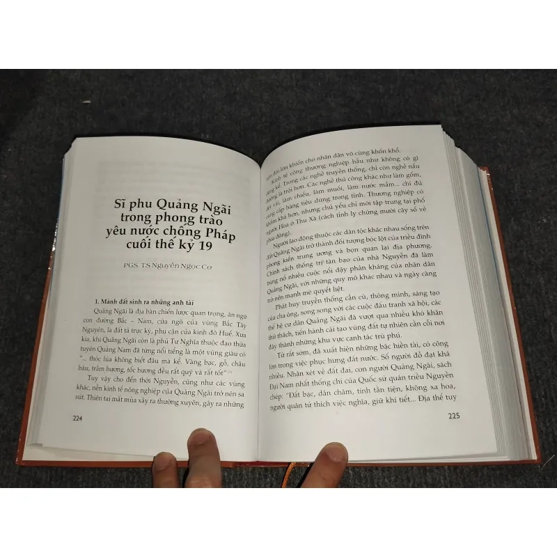 VĂN HIẾN QUẢNG NGÃI: TRUYỀN THỐNG & HIỆN ĐẠI 991015