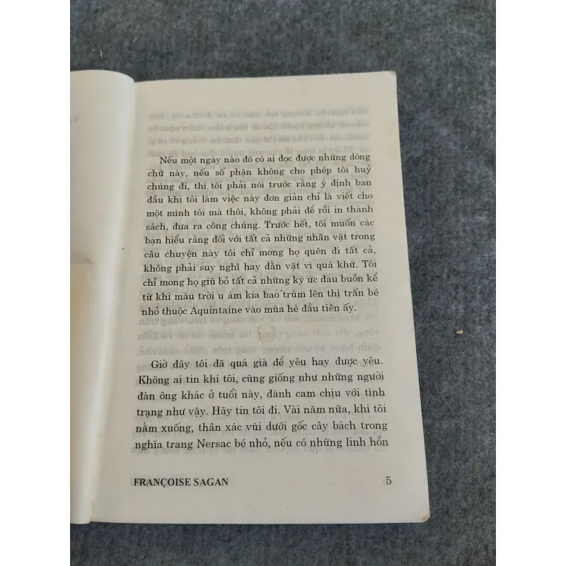 BÃO LẶNG - FRANCOISE SAGAN 574669