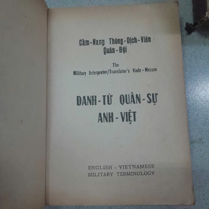 Cẩm nang thông dịch viên Quân đội Anh Việt - Eng Vie Military Term - 1968 787179