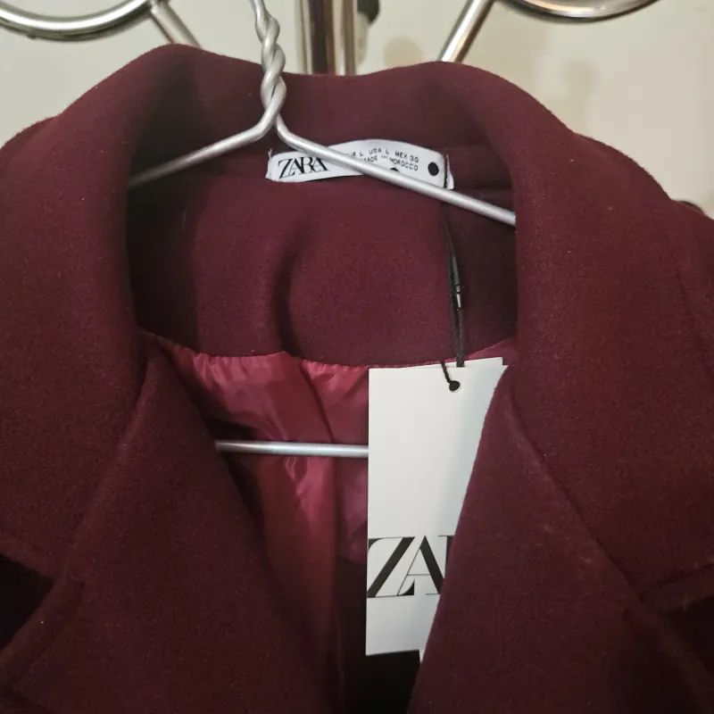 ZARA AUTH + KHOÁC DẠ ĐỎ ĐÔ. SIZE L. 60KG VỪA 925542