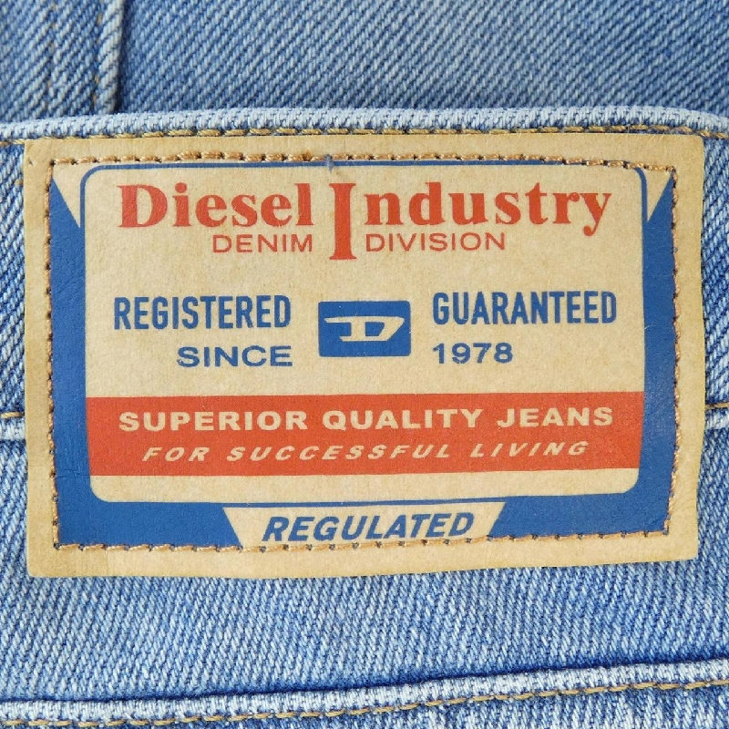 Quần jeans DIESEL D-AK11 - Hàng hiệu Authentic 817743