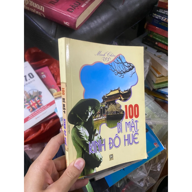 Sách 100 bìa mật kinh đô Huế 311752