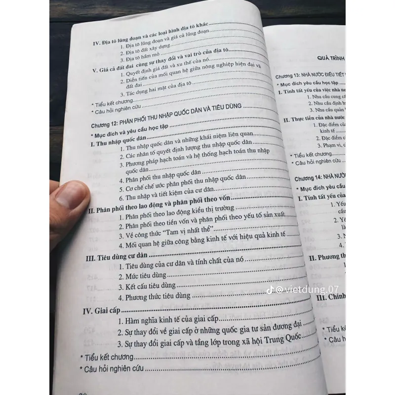 Sách kinh tế chính trị học hiện đại 758888