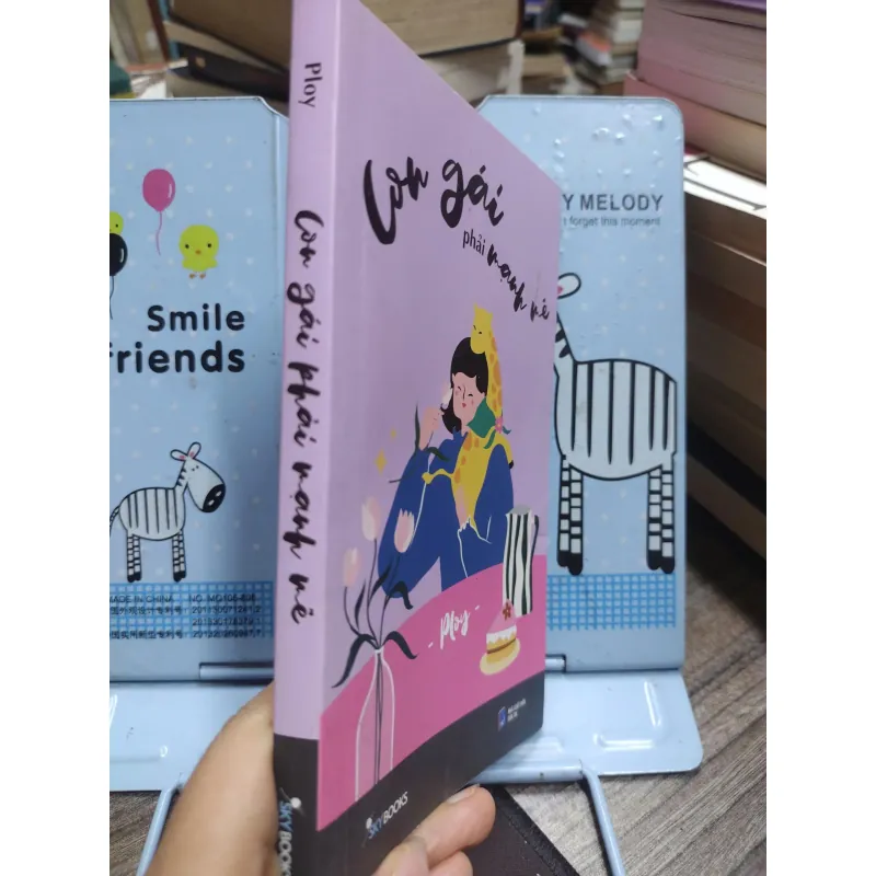 Sách: Con gái phải mạnh mẽ - Tác giả: Ploy 604023