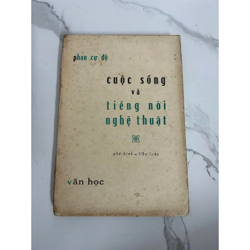 Cuộc Sống và Tiếng Nói Nghệ Thuật – Phan Cự Đệ – NXB Văn Học 718179