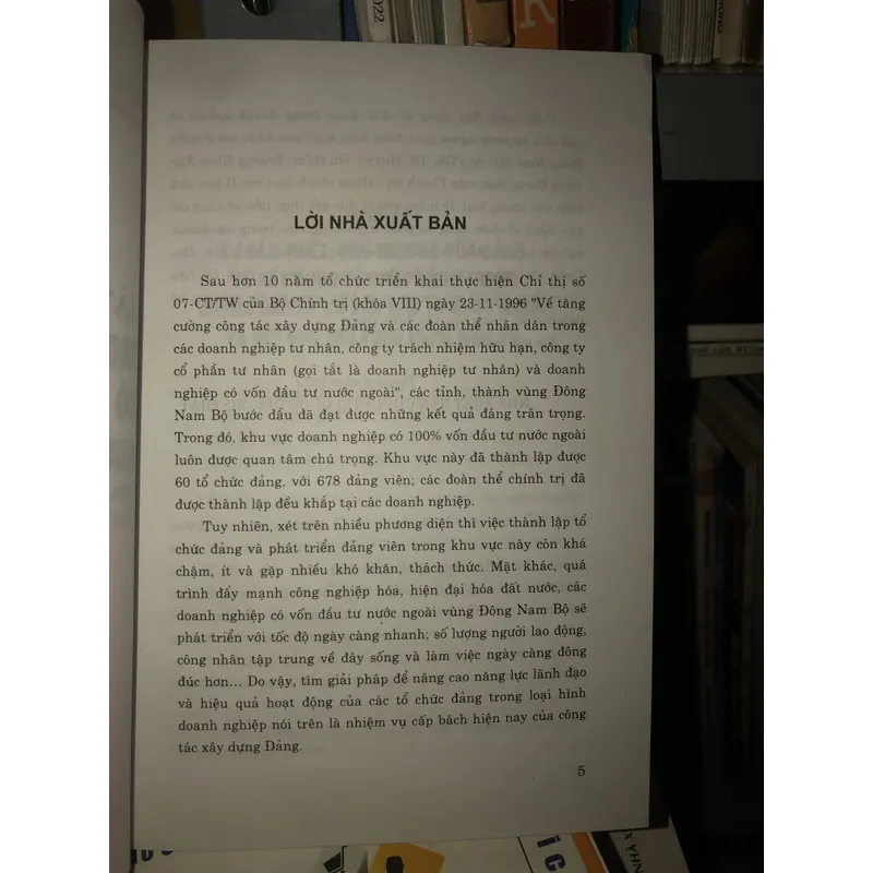 Xây dựng tổ chức Đảng trong doanh nghiệp có vốn đầu tư nước ngoài giai đoạn hiện nay 697473