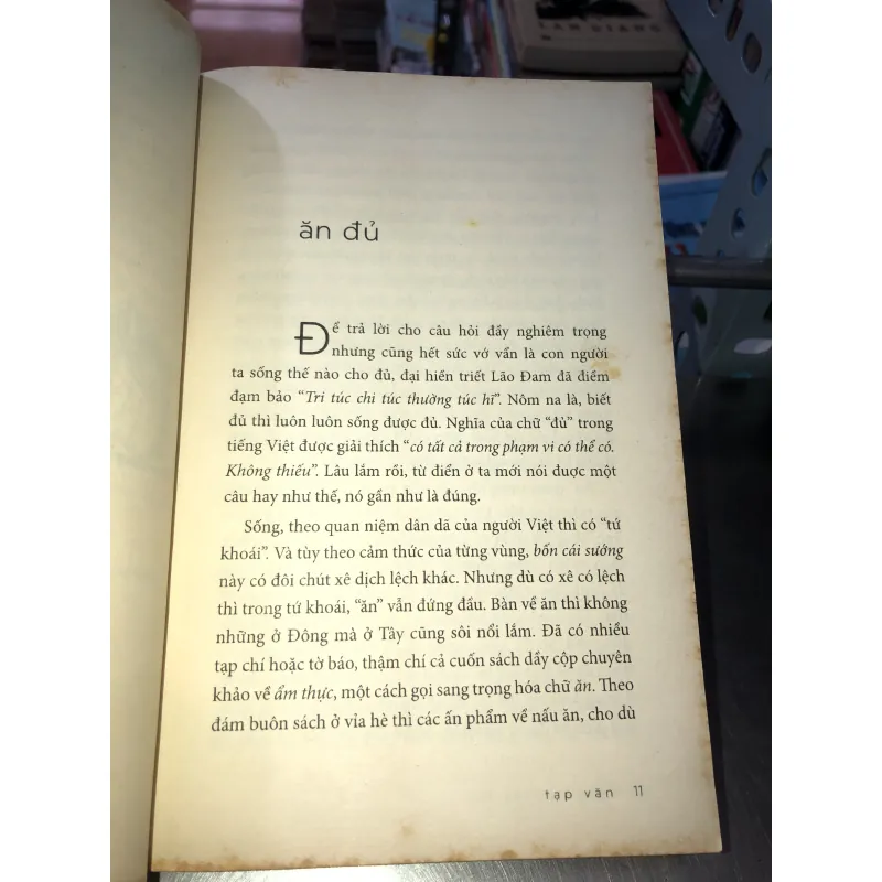 Con giai phố cổ - Nguyễn Việt Hà 1002410