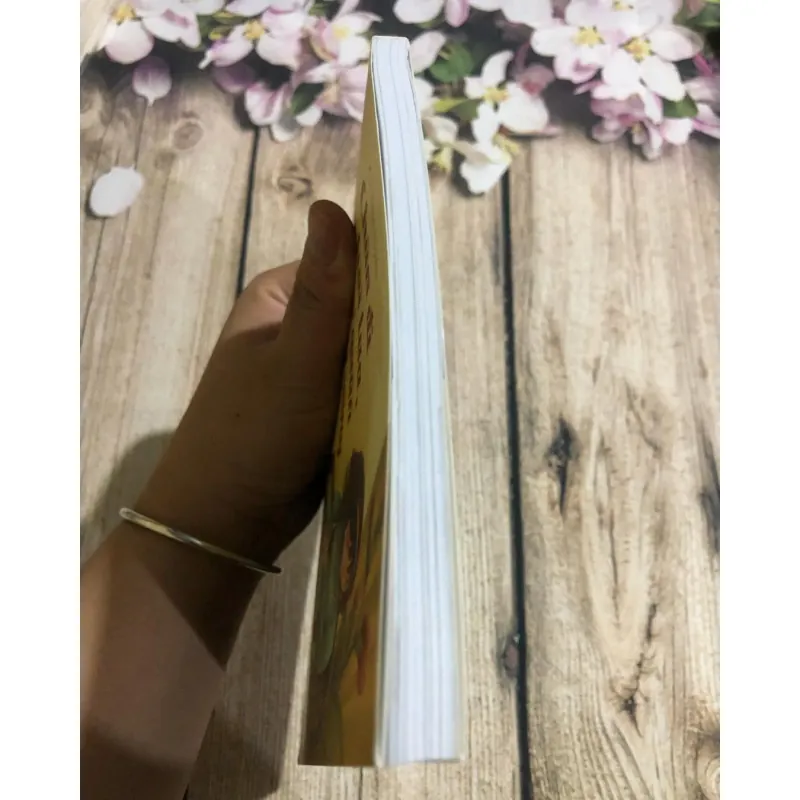 Chân Đi Hài Lụa, Cổ Quấn Hạt Vàng - Kỳ Nam Uyên 785935