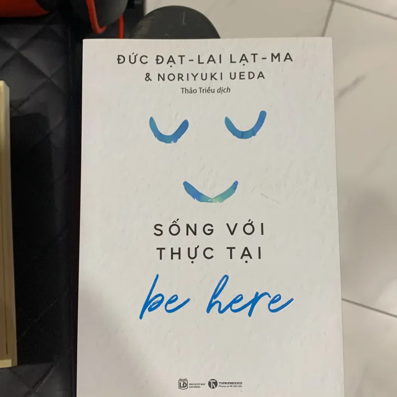 Sách Sống với thực tại 595684