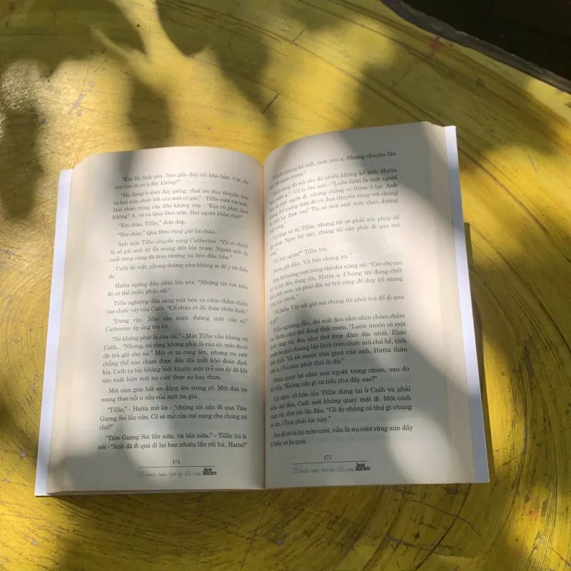 COMBO HOÀNG HẬU CƠ- MARISSA MEYER 782691