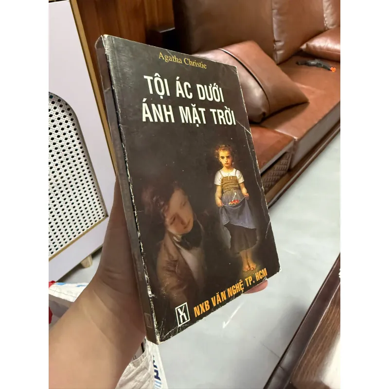 Tội Ác Dưới Ánh Mặt Trời – Agatha Christie | Tiểu Thuyết Trinh Thám Kinh Điển 975270