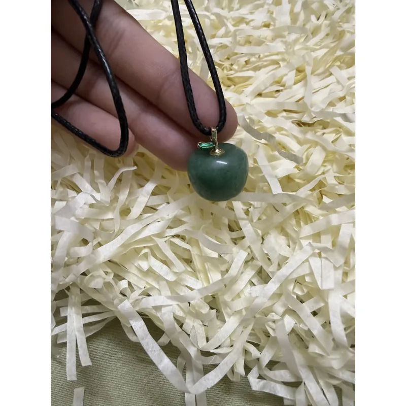 mặt dây chuyền táo bằng ngọc  596338