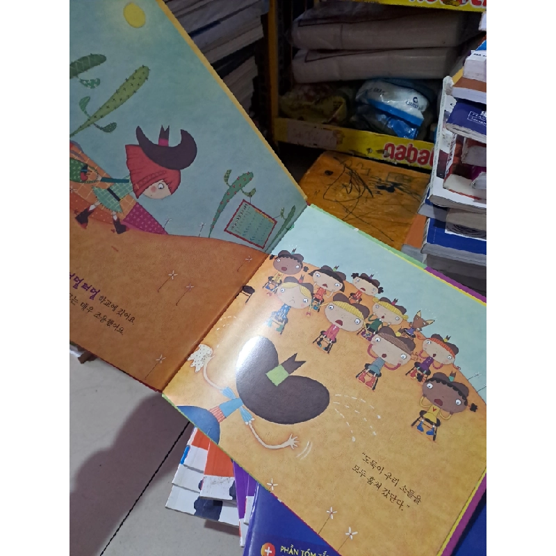 Truyện tranh tiếng hàn em bé tóc đỏ mới 90% bìa cứng HCM0808 Sách ngoại văn 527172