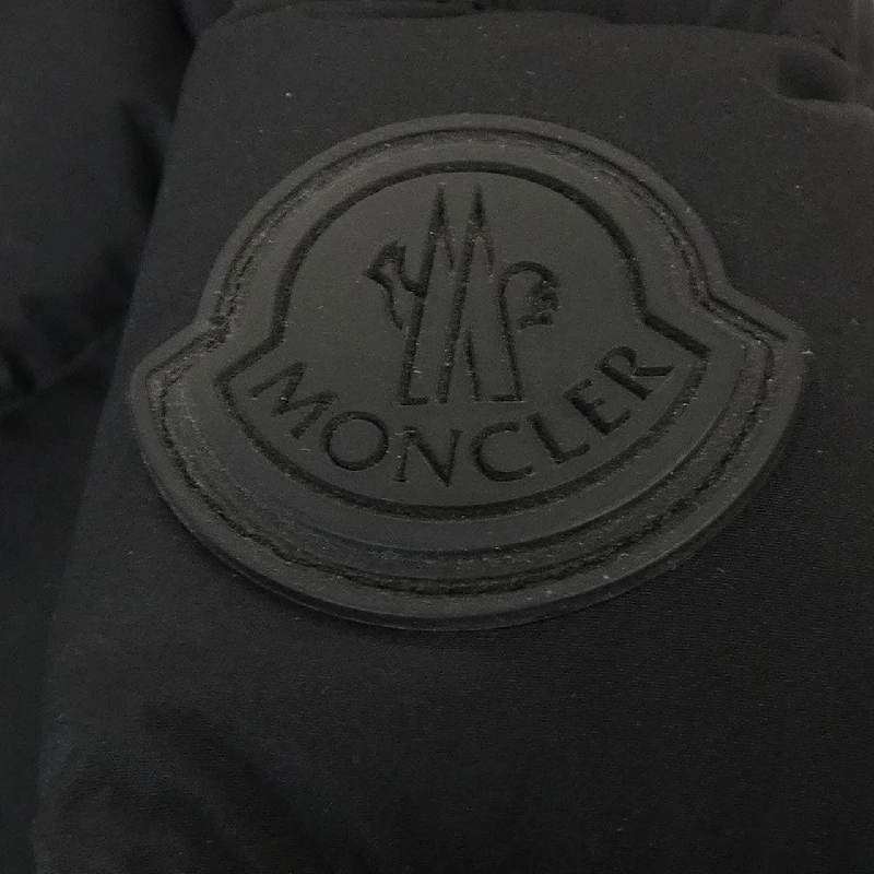 Áo khoác lông vũ MONCLER 639509