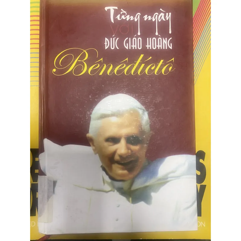 Từng ngày với Đức giáo hoàng Benedicto - bìa cứng 596171
